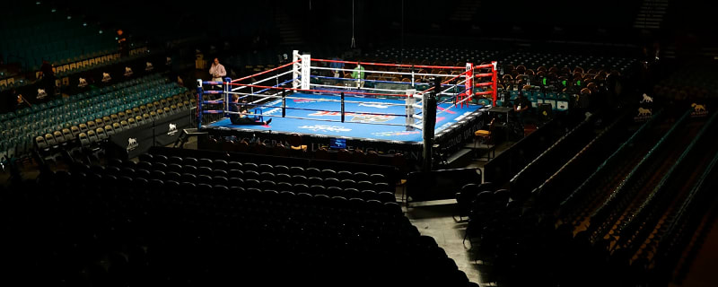 Heavyweight breaks silence to address bizarre instant tap out after being advised to ‘seek professional help’