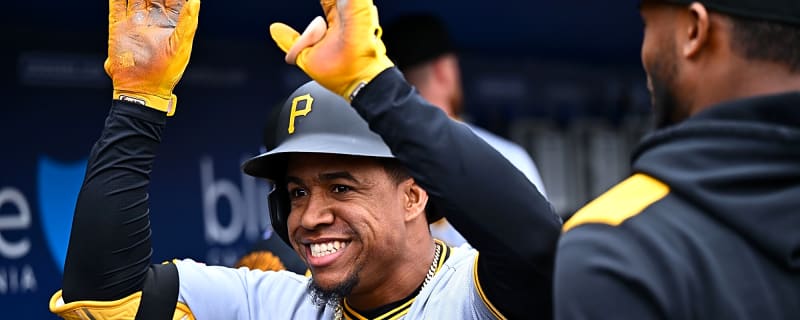 Pirates Outright Enmanuel Valdez