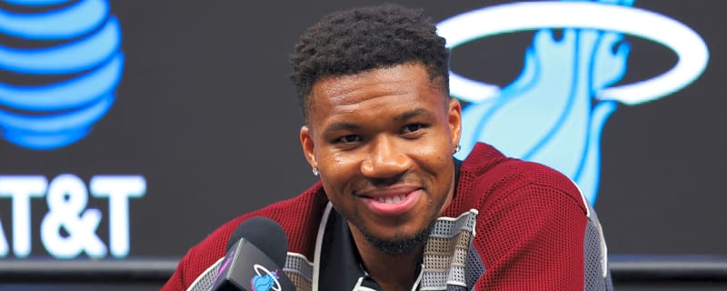 Giannis Antetokounmpo had a funny reaction after spotting an iguana in his backyard