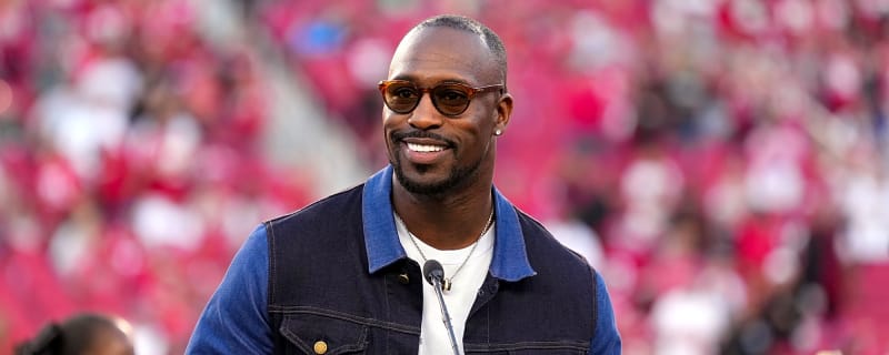 49ers Great Receives Hall of Fame Honor