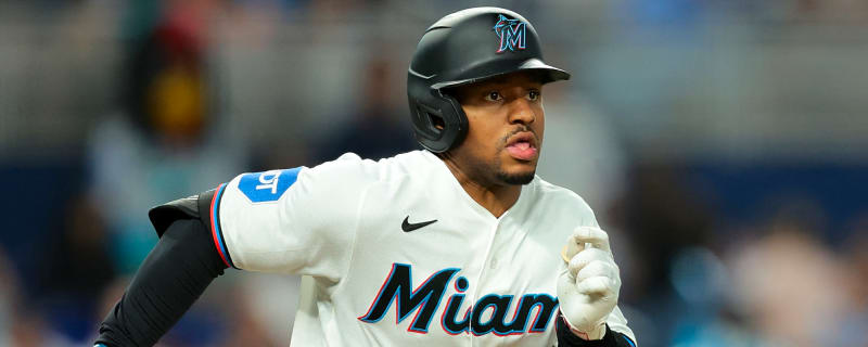 Xavier Edwards Leaves Game Due To Possible Thumb Sprain