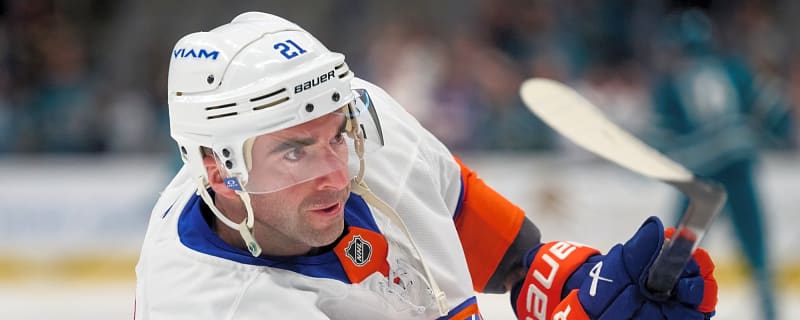 Islanders make first signings under new GM