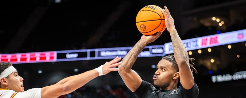 Cincinnati Adds Star Guard Jizzle James Back to Roster