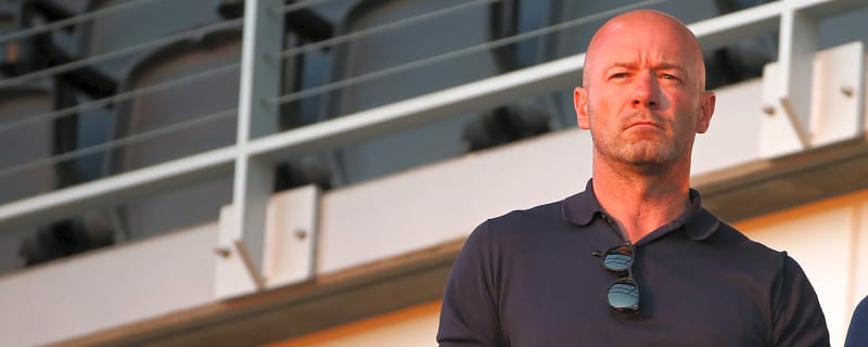 Chelsea player poses with Alan Shearer as he’s handed the PL2 Player of the Season award