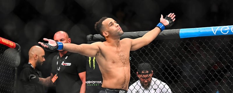 Lightweight Turns in Phenomenal Performance on Apex Undercard Saturday