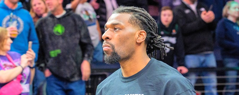 Naz Reid, Mo Gueye Ejected After Intense Exchange in Wolves-Hawks Game