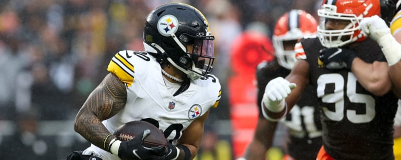 Steelers Get Encouraged To Sign Young, Exciting RB To Push Jaylen Warren
