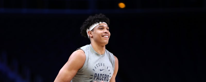 Timberwolves officially re-sign Enrique Freeman