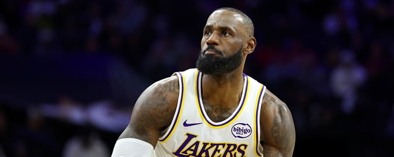 Lakers survive against the 76ers, 112-108