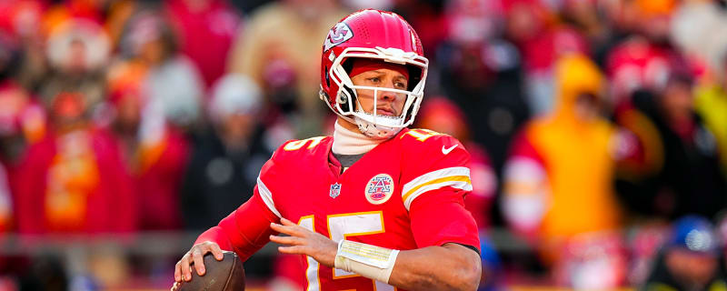 Mike Tirico called out Cris Collinsworth for somehow bringing up Patrick Mahomes on ‘SNF’