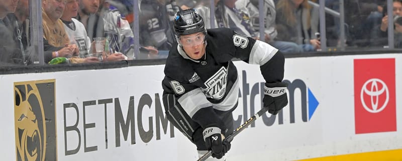 Kings sign trade deadline acquisition to a one-year extension