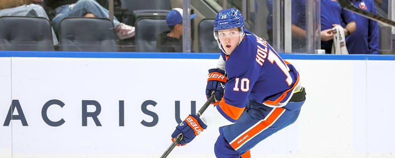 Islanders agree to a two-year deal with RFA winger