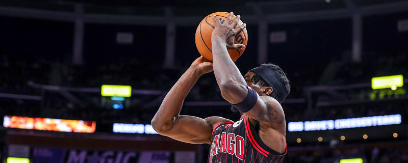 Spurs Add Emanuel Miller On Two-Way Deal, Waive Umude