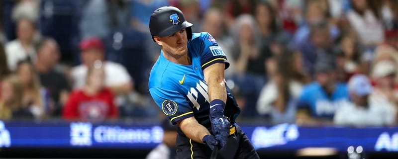 J.T. Realmuto Leaves Game Due To Lower Back Tightness