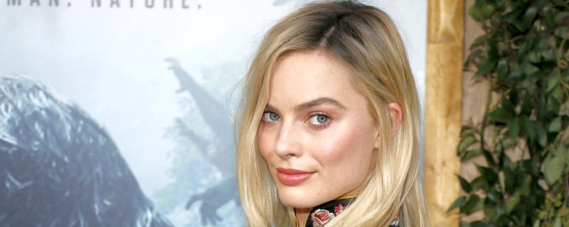 Margot Robbie may star in remake of cult classic from Tim Burton