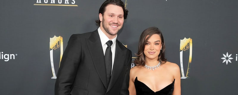 Hailee Steinfeld’s Broncos Post From 10 Years Ago Resurfaces Before Josh Allen, Bills’ Game