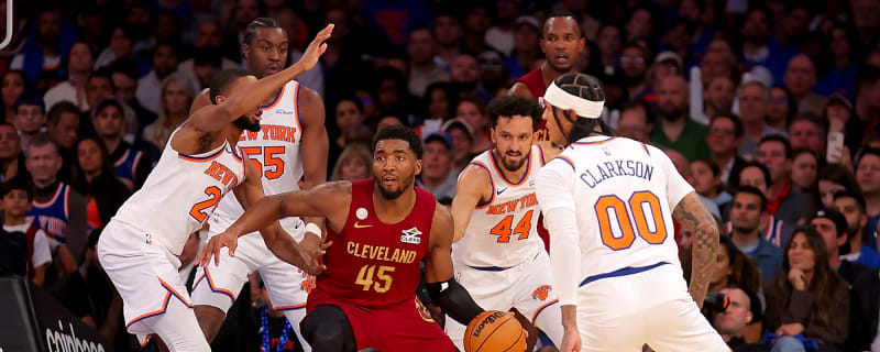 Cavs hang tough in opener, fall late to Knicks despite Mitchell’s 31