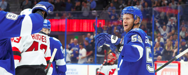 Guentzel Picks Up Hat Trick as Lightning Rout Devils