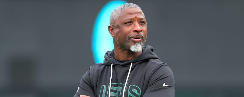 Aaron Glenn mum on QB1 as Taylor, Fields sit With Injuries