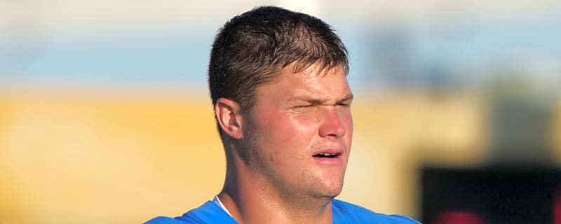 Chargers star carted off with high-ankle sprain