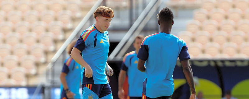 Spain manager ‘more optimistic every day’, gives injury update on Liverpool’s Victor Munoz