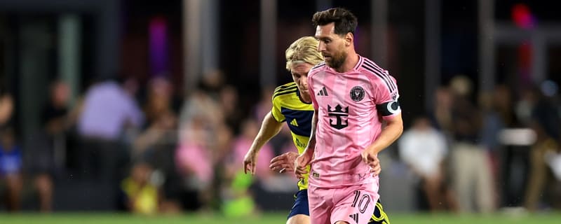 The Legendary Messi vs Ronaldo Rivalry: Two Football Kings, One Ultimate Throne