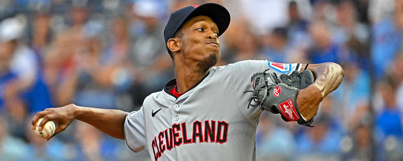 Padres sign pitcher with thoughts of how to make him a weapon 