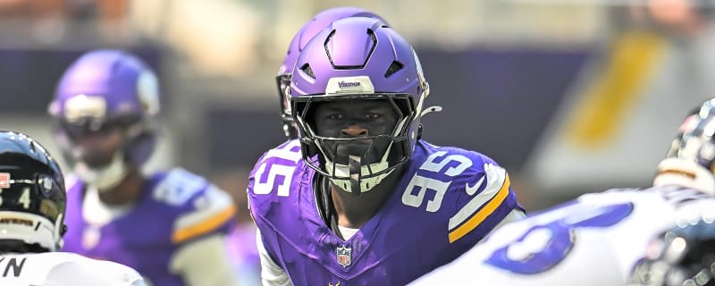 Vikings' Caleb Banks improves in second game, admits he's not in shape yet