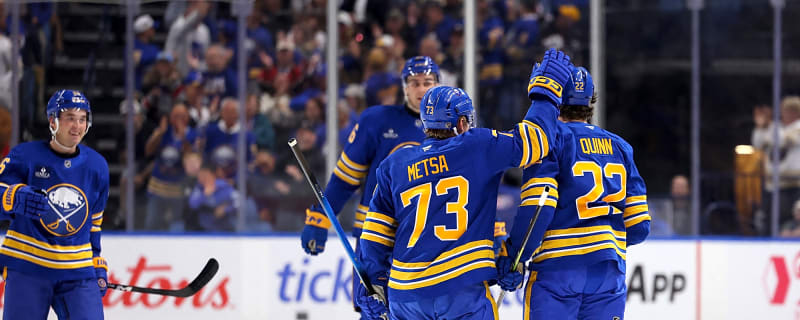 Recap: Blackhawks squander third-period lead, fall in Buffalo 4-3
