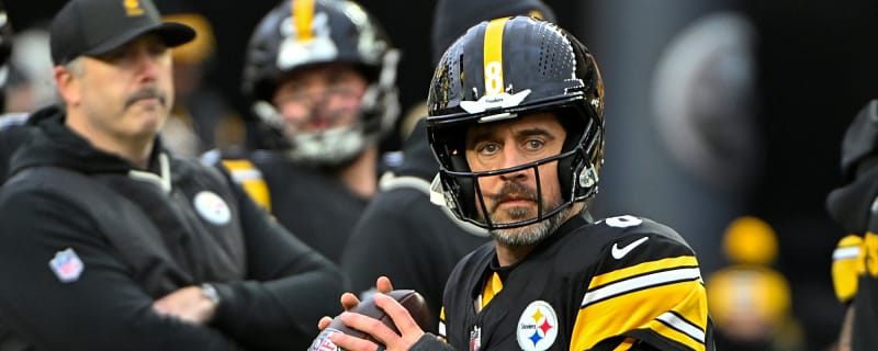 Aaron Rodgers Sternly Deflects Question On ‘Fire Tomlin’ Chants After 19-Point Loss to Bills