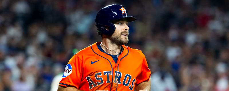 Veteran utility man elects free agency