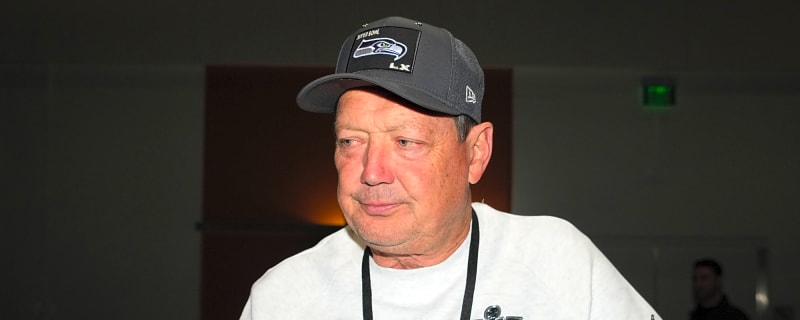 Raiders To Hire Seahawks Run Game Coordinator Rick Dennison