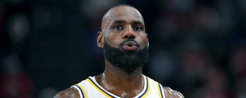 LeBron James won't take Chris Paul's side in feud with Clippers