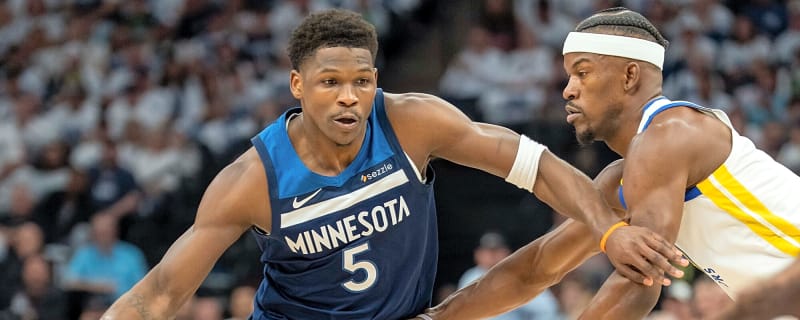 Wolves dominate Steph Curry-less Warriors in Game 2 win