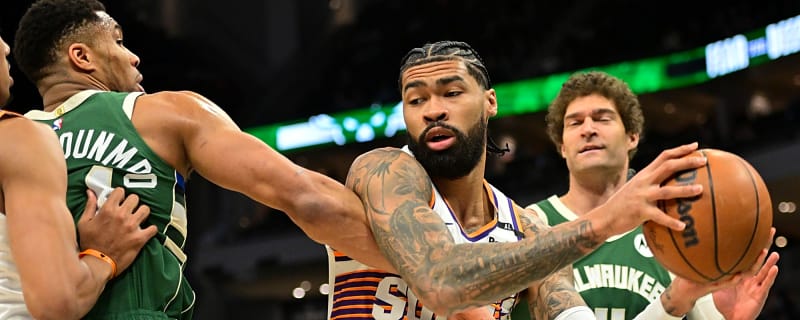 Suns and Lakers have had trade talks surrounding last year’s starting center