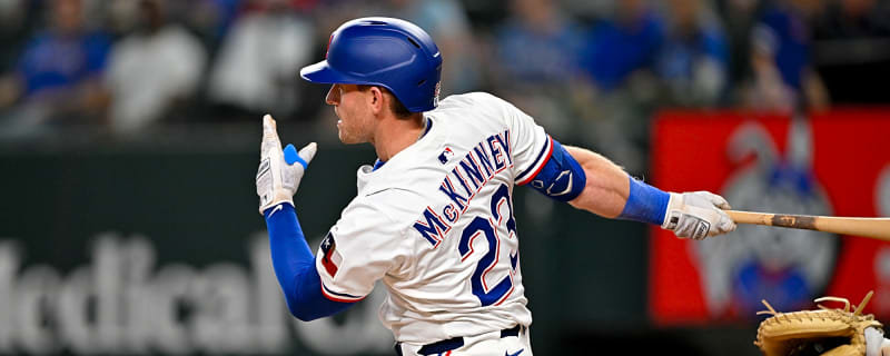Rangers select outfielder Billy McKinney