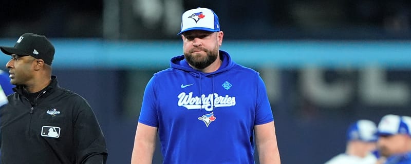 Blue Jays discussing extension with manager John Schneider