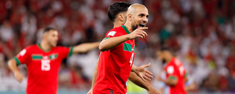 Ajax agree to sign former Manchester United midfielder