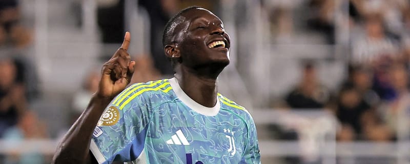 ‘A straight arm’ – Former PGMOL gives verdict on Randal Kolo Muani’s disallowed goal against Arsenal