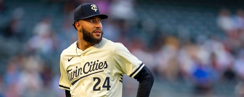 Twins option Simeon Woods Richardson