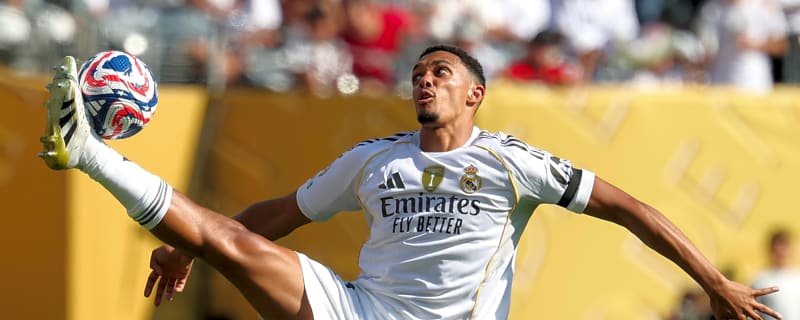 Trent Alexander-Arnold tipped for shock Premier League move with Liverpool rivals