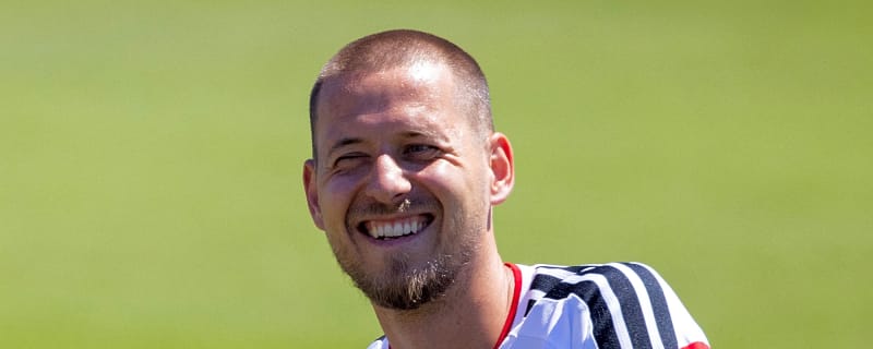 Manchester United favourites in €40m race for Champions League-ready defender