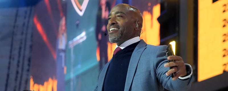 Rondé Barber Calls Out Bucs Defense — Finally Says What Everyone’s Thinking