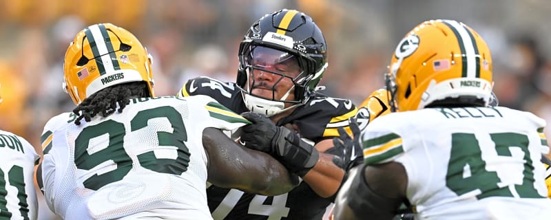 Report: Steelers' Starting Offensive Lineman Suffers Broken Bone In Leg