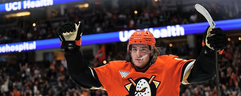Both flashy and steady, Ducks’ Leo Carlsson has arrived as franchise center
