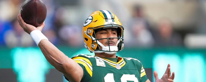 Heads Above Water: Green Bay Staggers to Win Over Giants