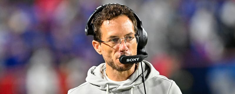 Could HC Mike McDaniel be fired if Dolphins lose to Ravens?