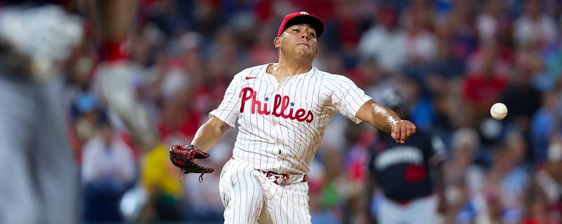 Red Sox sign free agent pitcher to $130 million contract