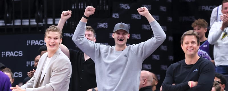 Lakers land star big man in blockbuster trade with Jazz