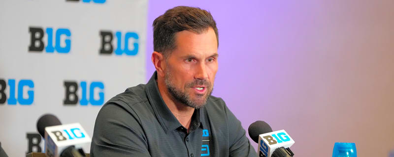 Matt Leinart Refuses To Unretire No. 11 USC Jersey